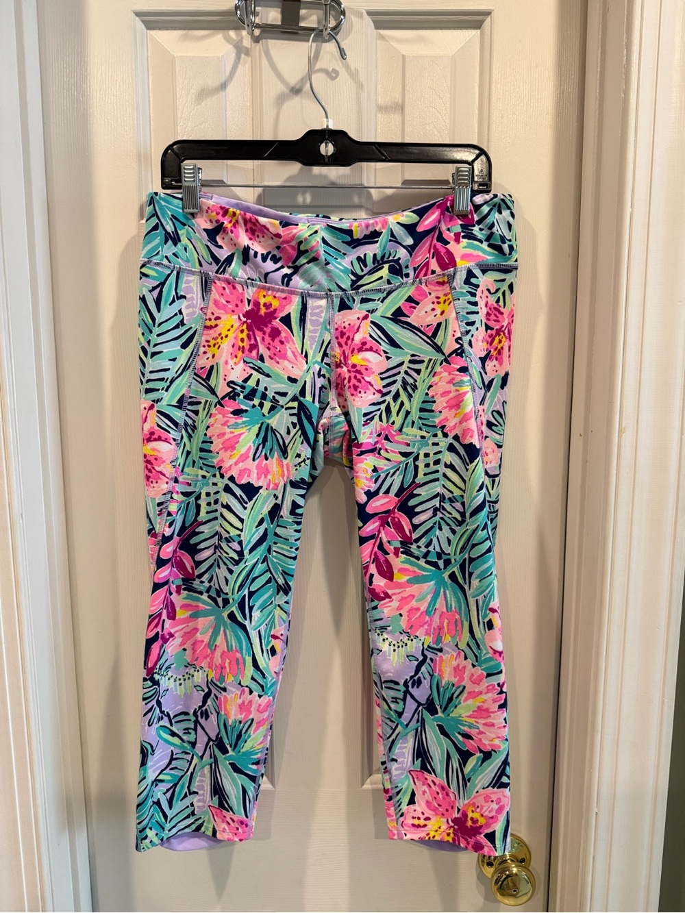 Lilly Pulitzer Floral Active Set - Pink, Mint & Lilac Crop Top + Leggings - Picture 2 of 9